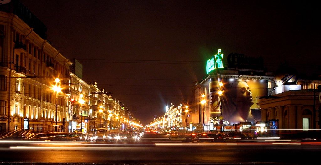 Nevsky_Prospect_St._Petersburg_Russia_zpsp1vfkwlw.jpg
