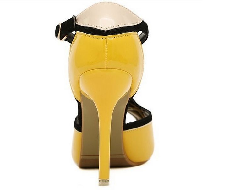 chaussure laniere cheville