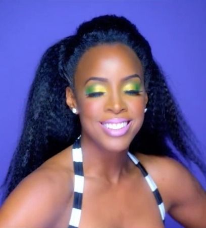 Kelly Rowland Kisses Down Low Makeup